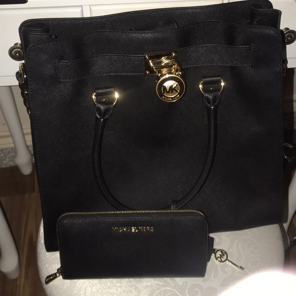 Micheal Kors purse and wallet